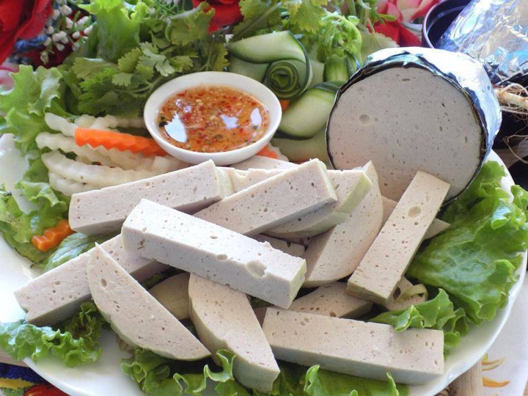 Thưởng Thức Đặc Sản Bình Định Chả Lụa Thịt Heo